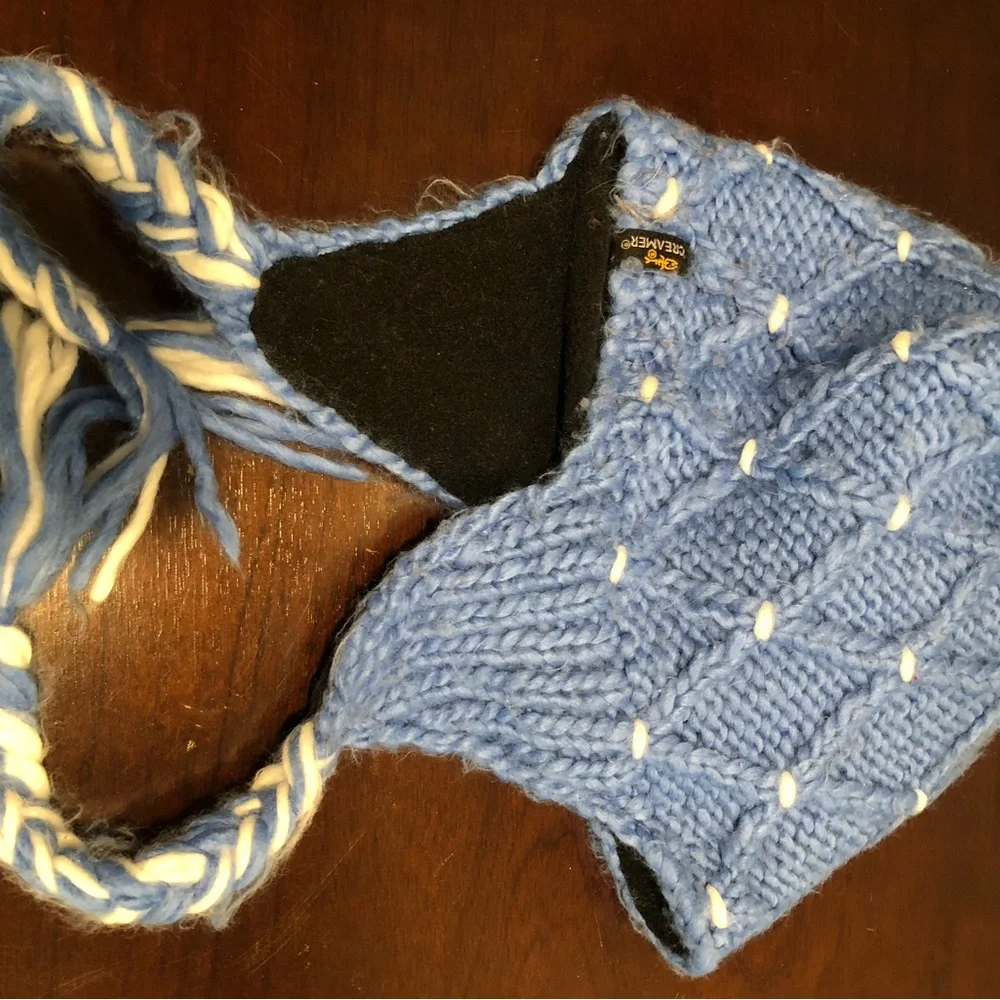 Lot of 3 Women’s Winter hats - Picture 9 of 9